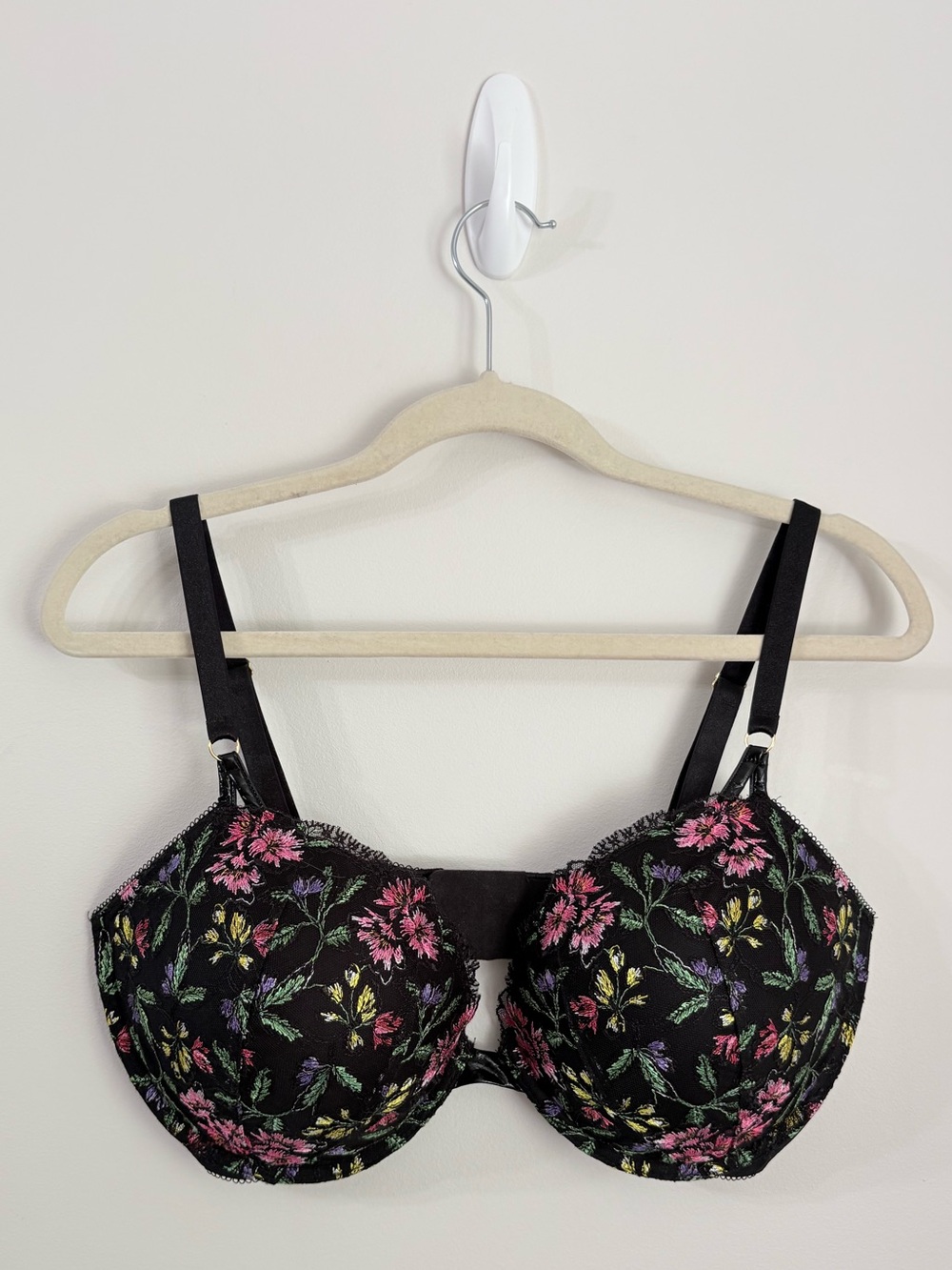 VICTORIA'S SECRET Very Sexy Push Up Bra Black Lace Floral Womens 36DDD Romantic